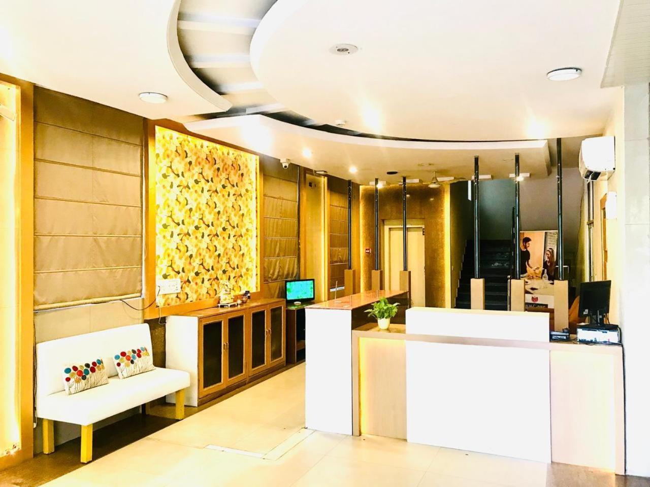 Hotel Tulip Palm Džajpur Exteriér fotografie